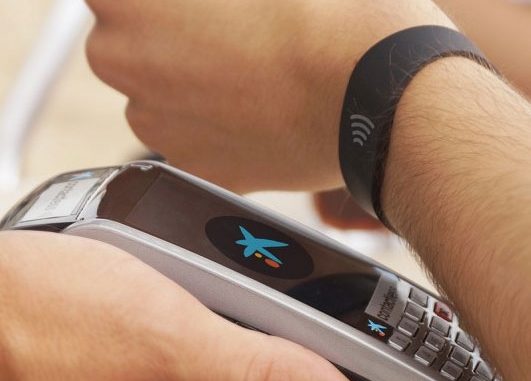Pagare con smartwatch e smartband è comodo e alla portata di tutt