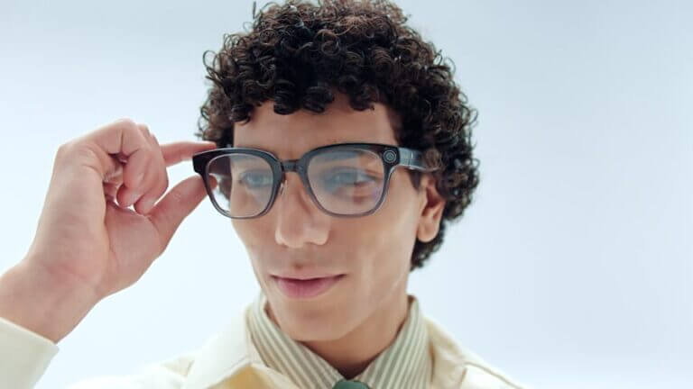 Pagare con gli occhiali: ecco il primo pagamento al mondo con smart glasses
